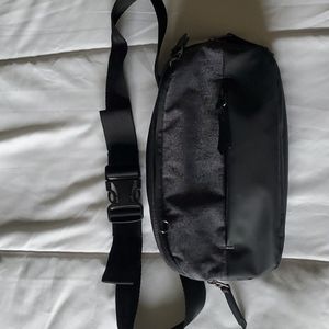 Sherpani qube hip pack